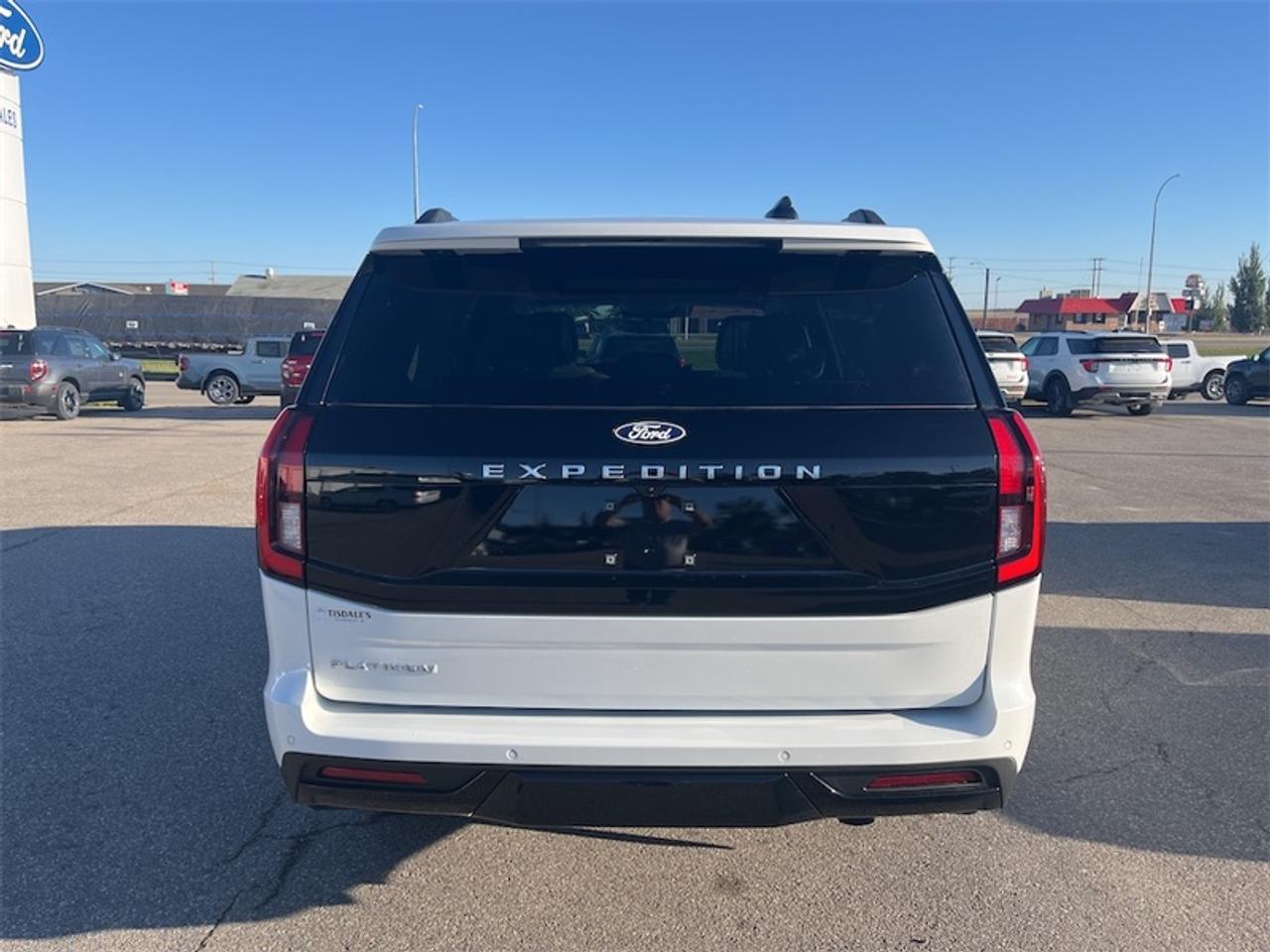 2027 Ford Expedition Platinum Photo5