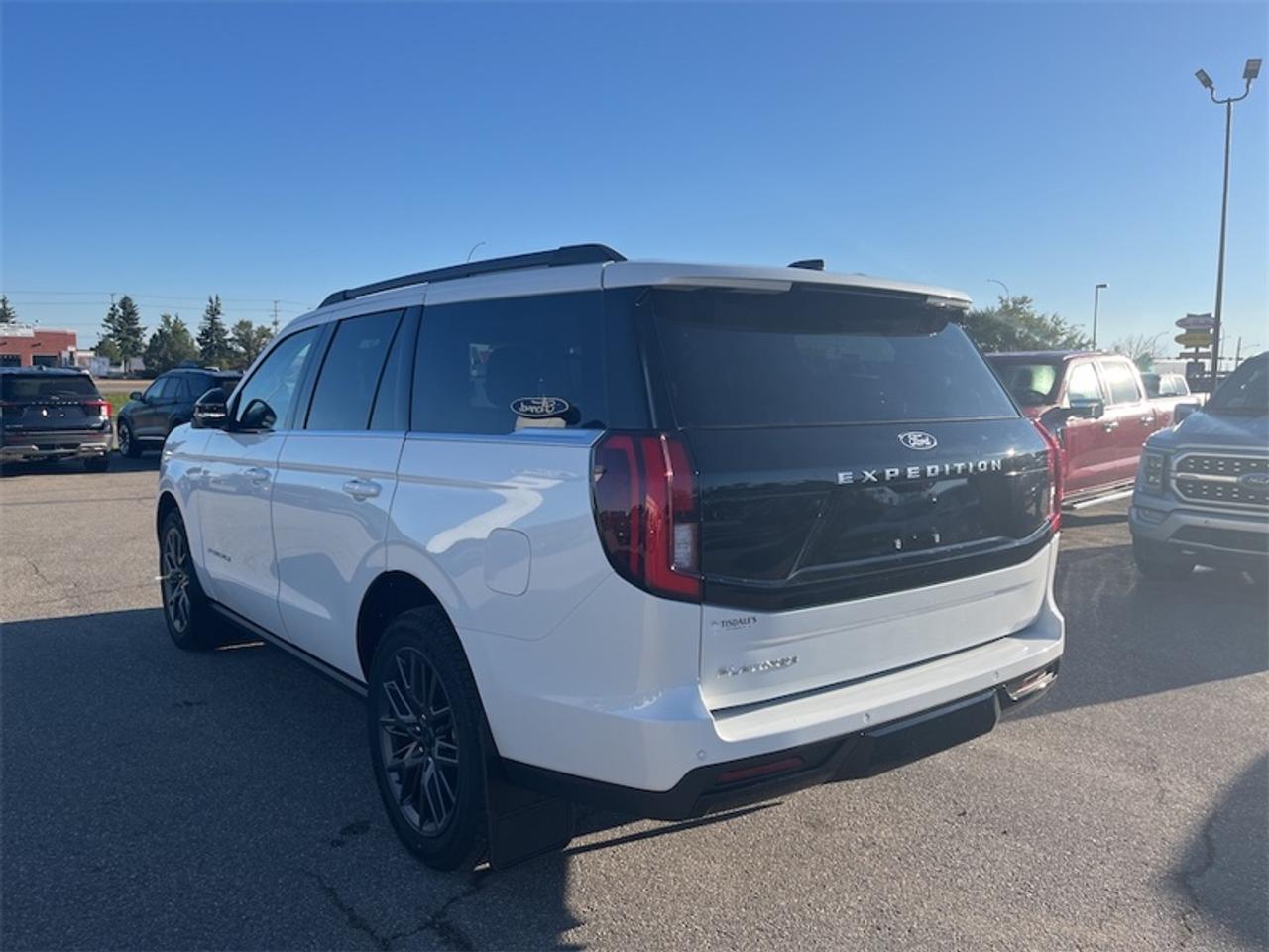 2027 Ford Expedition Platinum Photo5