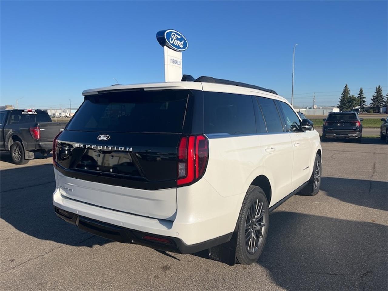 2027 Ford Expedition Platinum Photo5