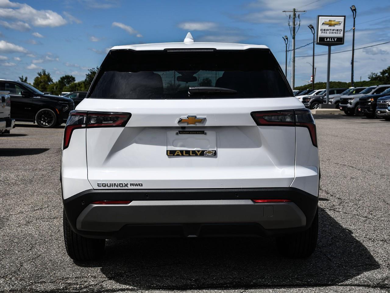 2027 Chevrolet Equinox LT Photo