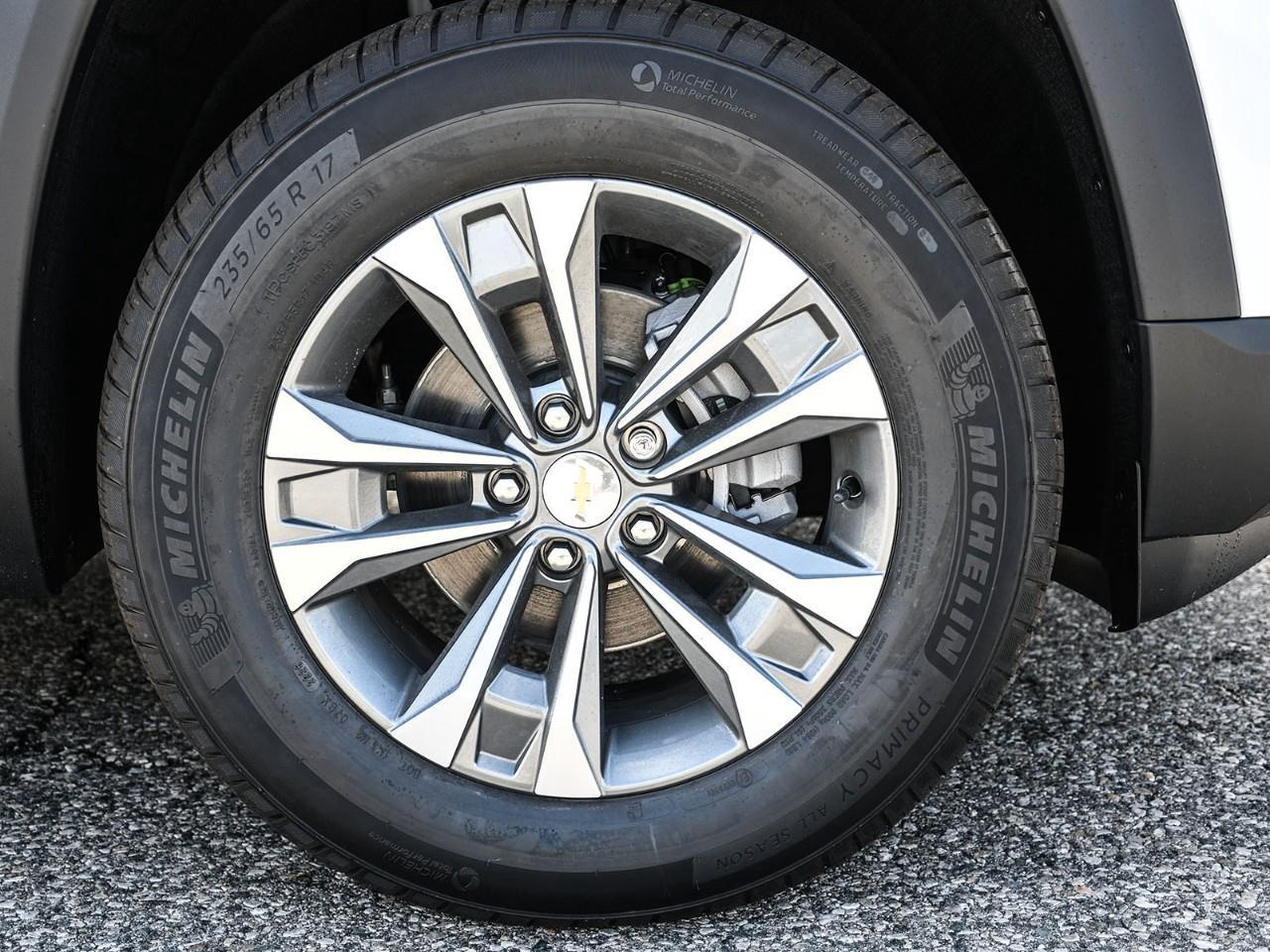 2027 Chevrolet Equinox LT Photo