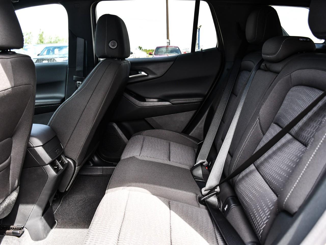 2027 Chevrolet Equinox LT Photo