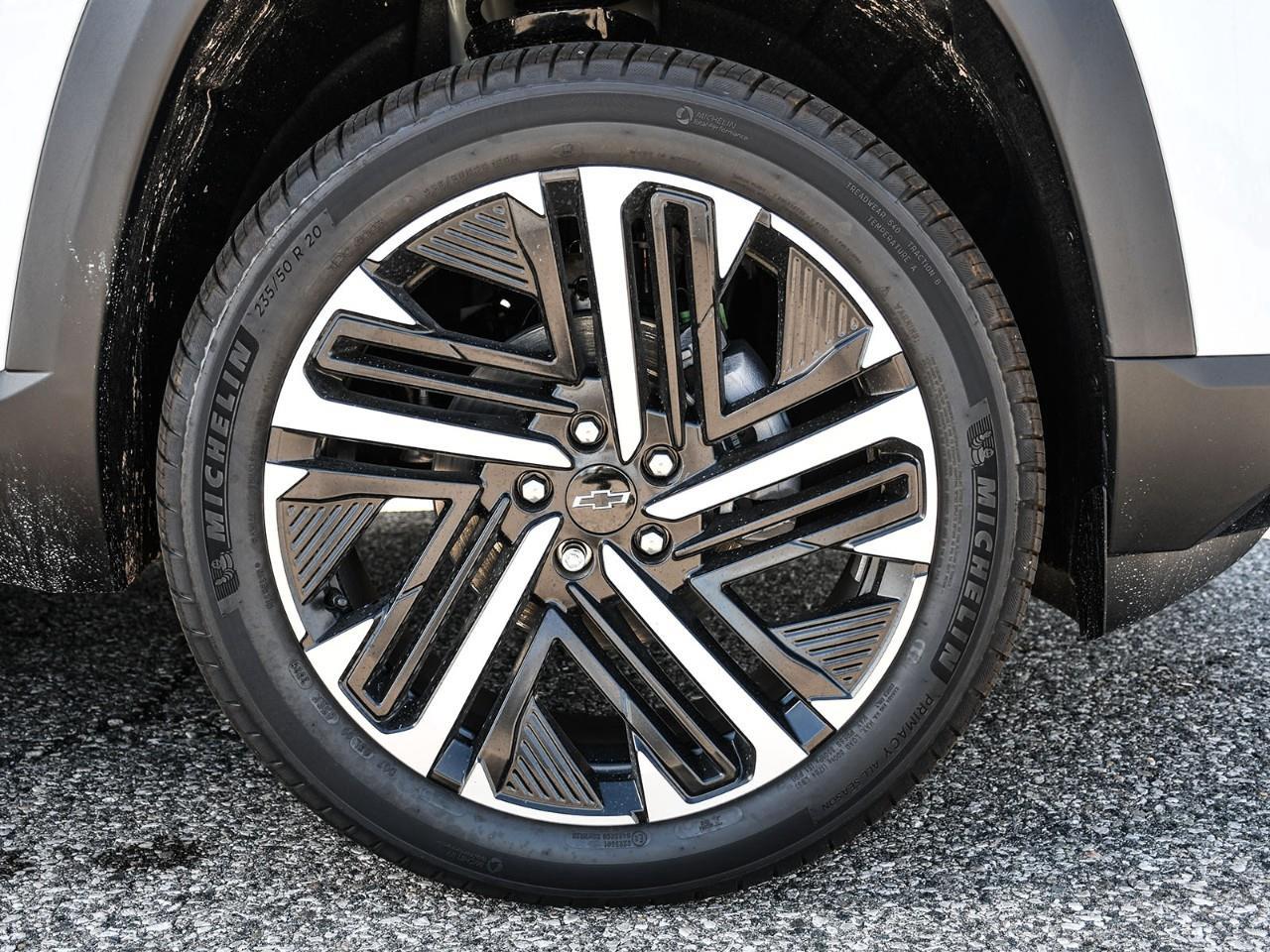 2027 Chevrolet Equinox RS Photo