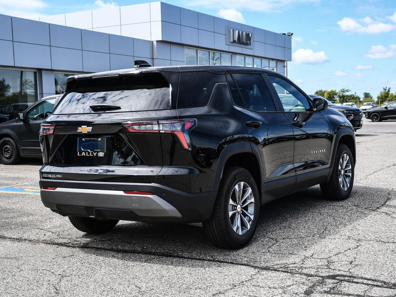 2027 Chevrolet Equinox LT Photo