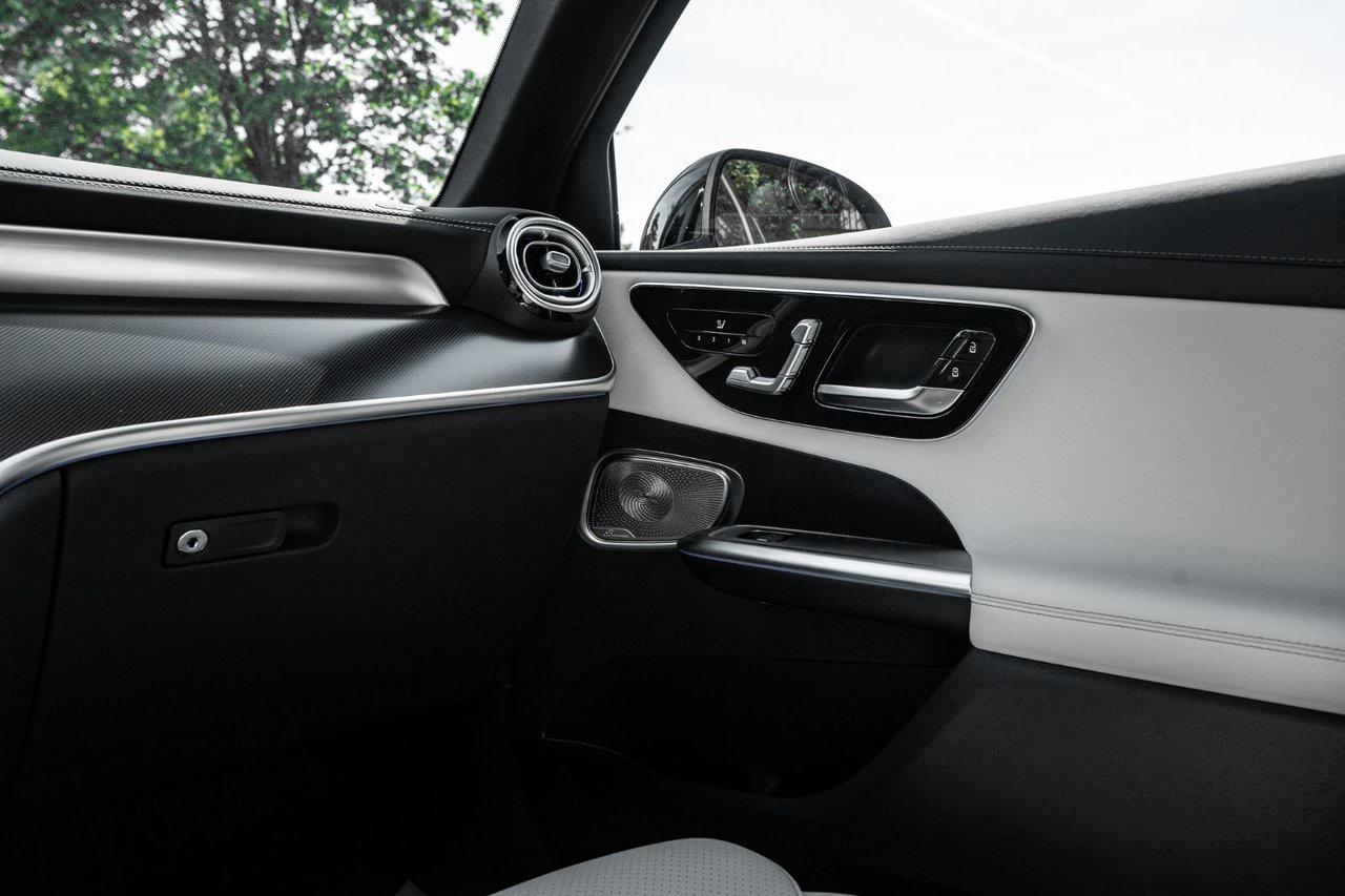 2026 Mercedes-Benz GLC GLC 300 Photo