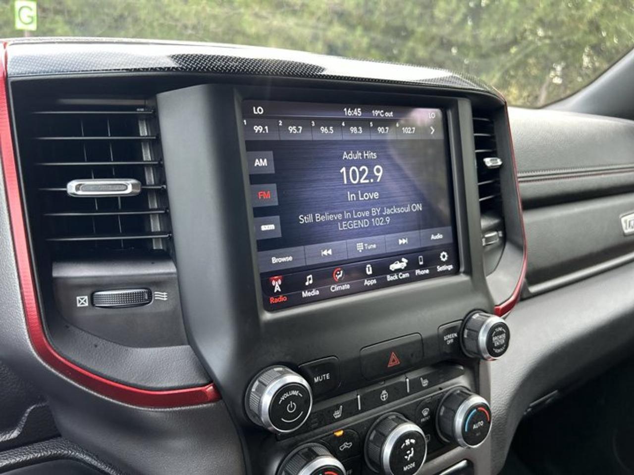 2021 RAM 1500 Rebel Crew Cab 5'7 Box 4WD | No Accidents | Heated Steering Photo
