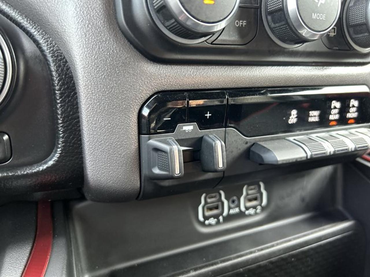 2021 RAM 1500 Rebel Crew Cab 5'7 Box 4WD | No Accidents | Heated Steering Photo