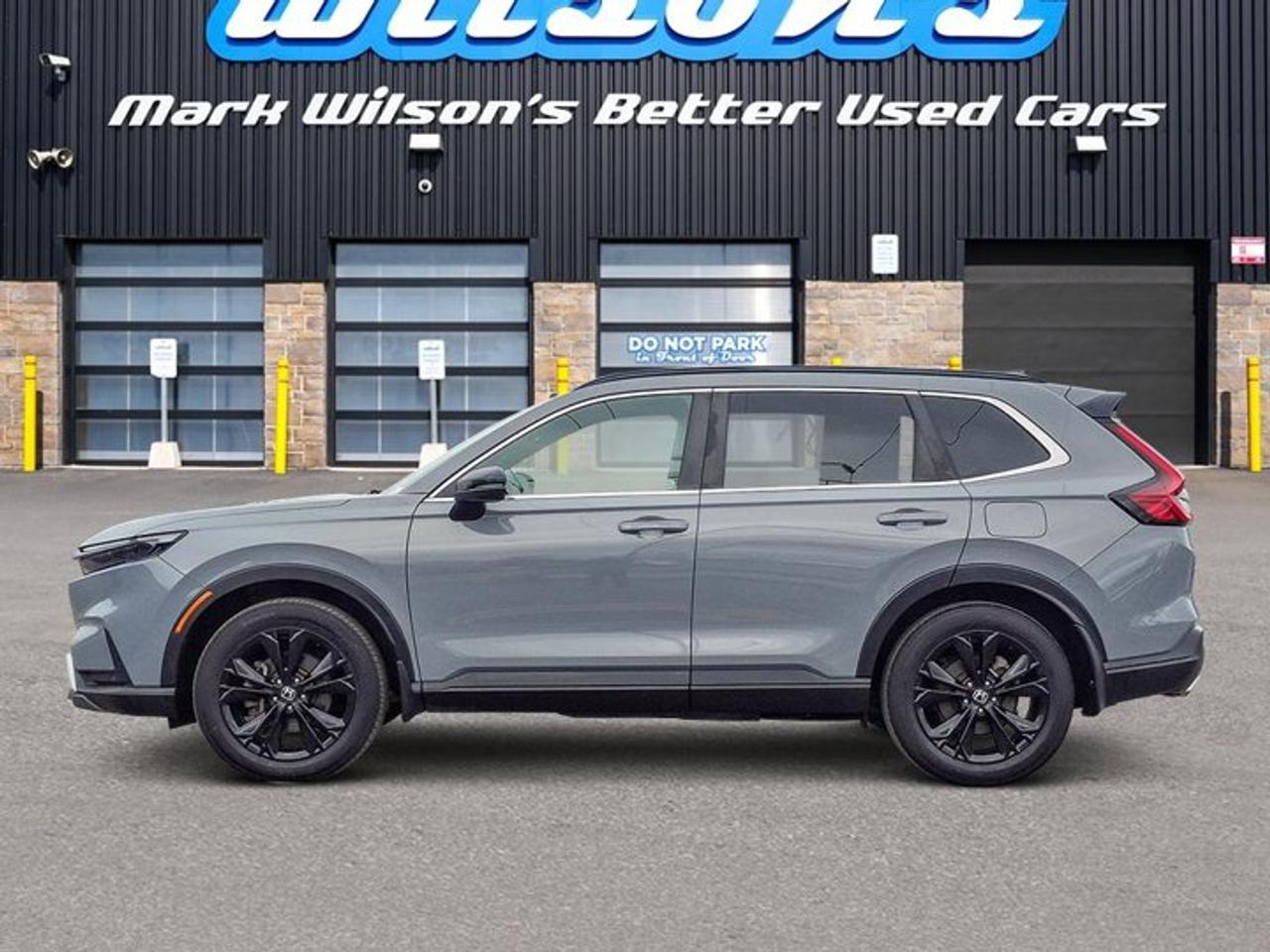 2023 Honda CR-V Hybrid Touring AWD | Leather | Sunroof | Nav | Heated Wheel + Seats | Adaptive Cruise | CarPlay & More ! Photo5