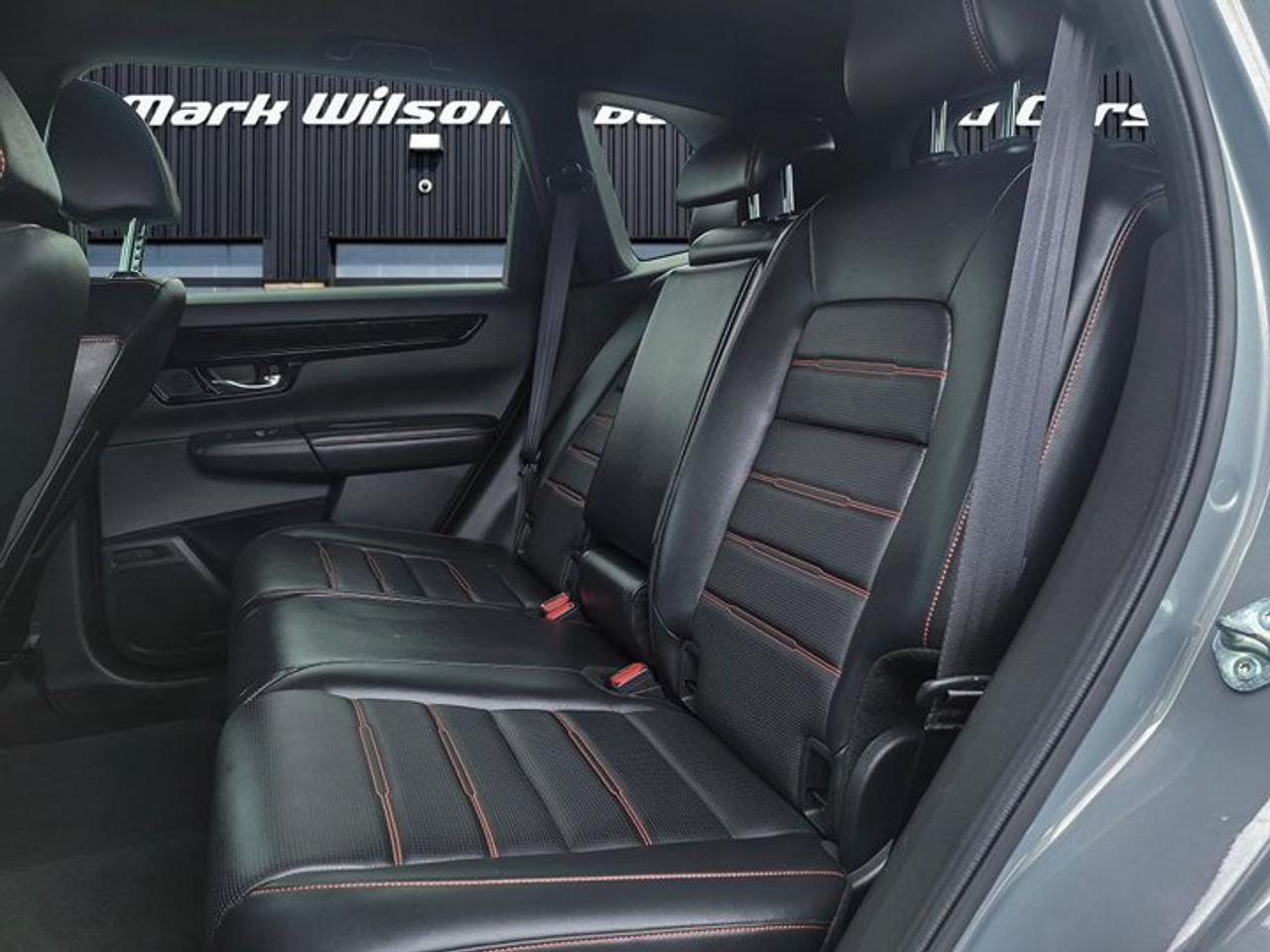 2023 Honda CR-V Hybrid Touring AWD | Leather | Sunroof | Nav | Heated Wheel + Seats | Adaptive Cruise | CarPlay & More ! Photo