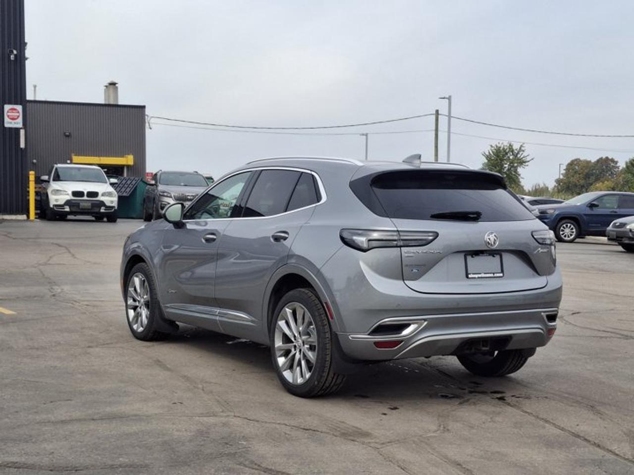 2023 Buick Envision Avenir AWD | Leather | Panoramic Sunroof | Heated Seats + Steering | Cooled Seats | and More ! Photo