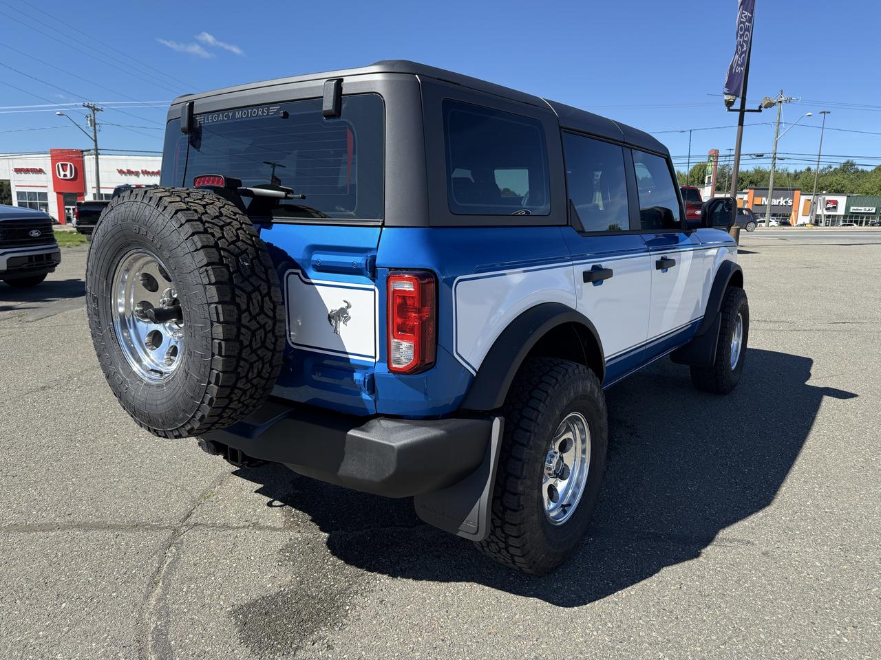 2026 Ford Bronco Base 4 Door 4x4 Photo2