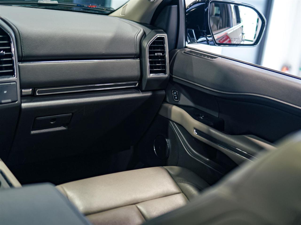 2019 Ford Expedition XLT 4X4 | LEATHER | 8 PASS | NO ACCIDENTS Photo