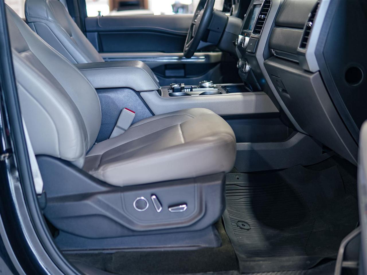 2019 Ford Expedition XLT 4X4 | LEATHER | 8 PASS | NO ACCIDENTS Photo