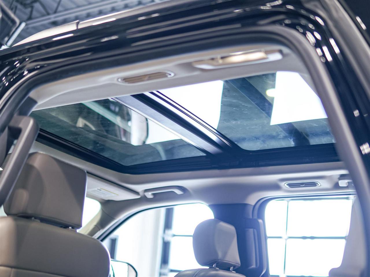2019 Ford Expedition XLT 4X4 | LEATHER | 8 PASS | NO ACCIDENTS Photo