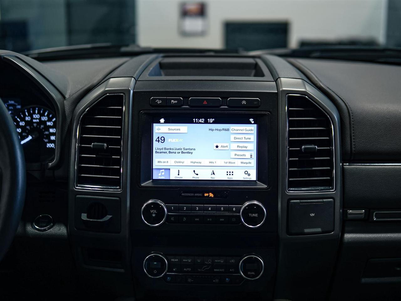 2019 Ford Expedition XLT 4X4 | LEATHER | 8 PASS | NO ACCIDENTS Photo