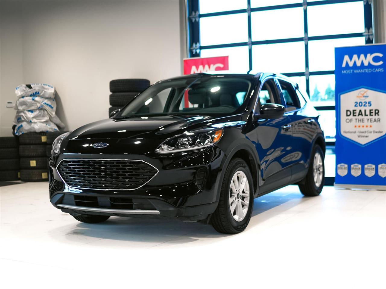 2020 Ford Escape SE 2.0L AWD | NO ACCIDENTS | NAV | BLIND | SENSORS Photo