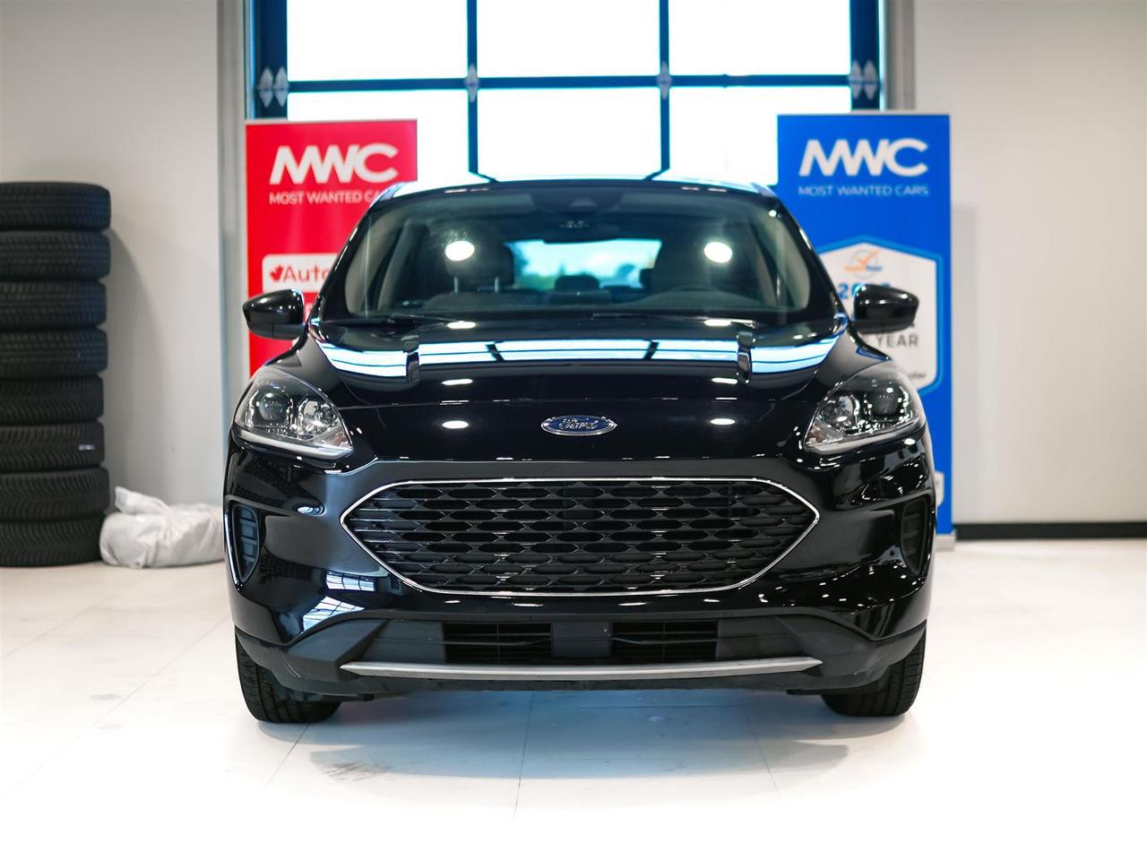 2020 Ford Escape SE 2.0L AWD | NO ACCIDENTS | NAV | BLIND | SENSORS Photo