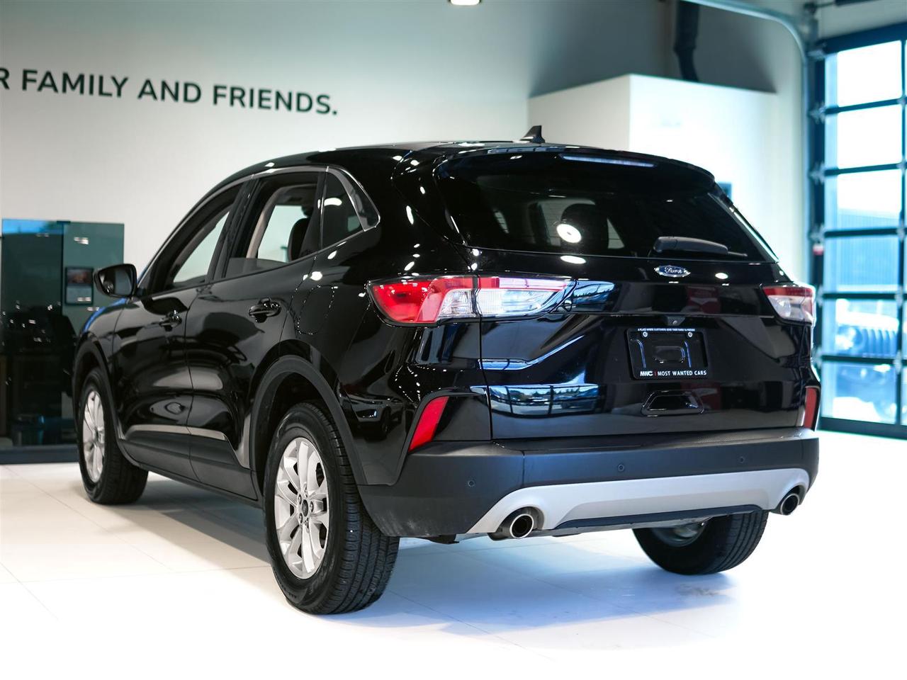 2020 Ford Escape SE 2.0L AWD | NO ACCIDENTS | NAV | BLIND | SENSORS Photo