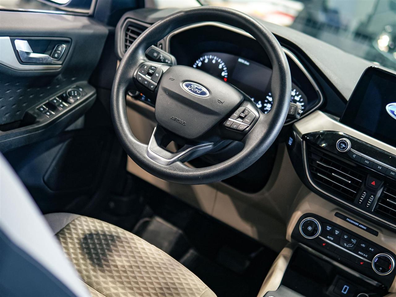 2020 Ford Escape SE 2.0L AWD | NO ACCIDENTS | NAV | BLIND | SENSORS Photo