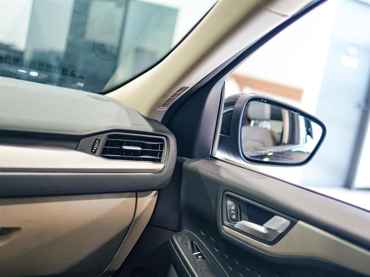 2020 Ford Escape SE 2.0L AWD | NO ACCIDENTS | NAV | BLIND | SENSORS Photo