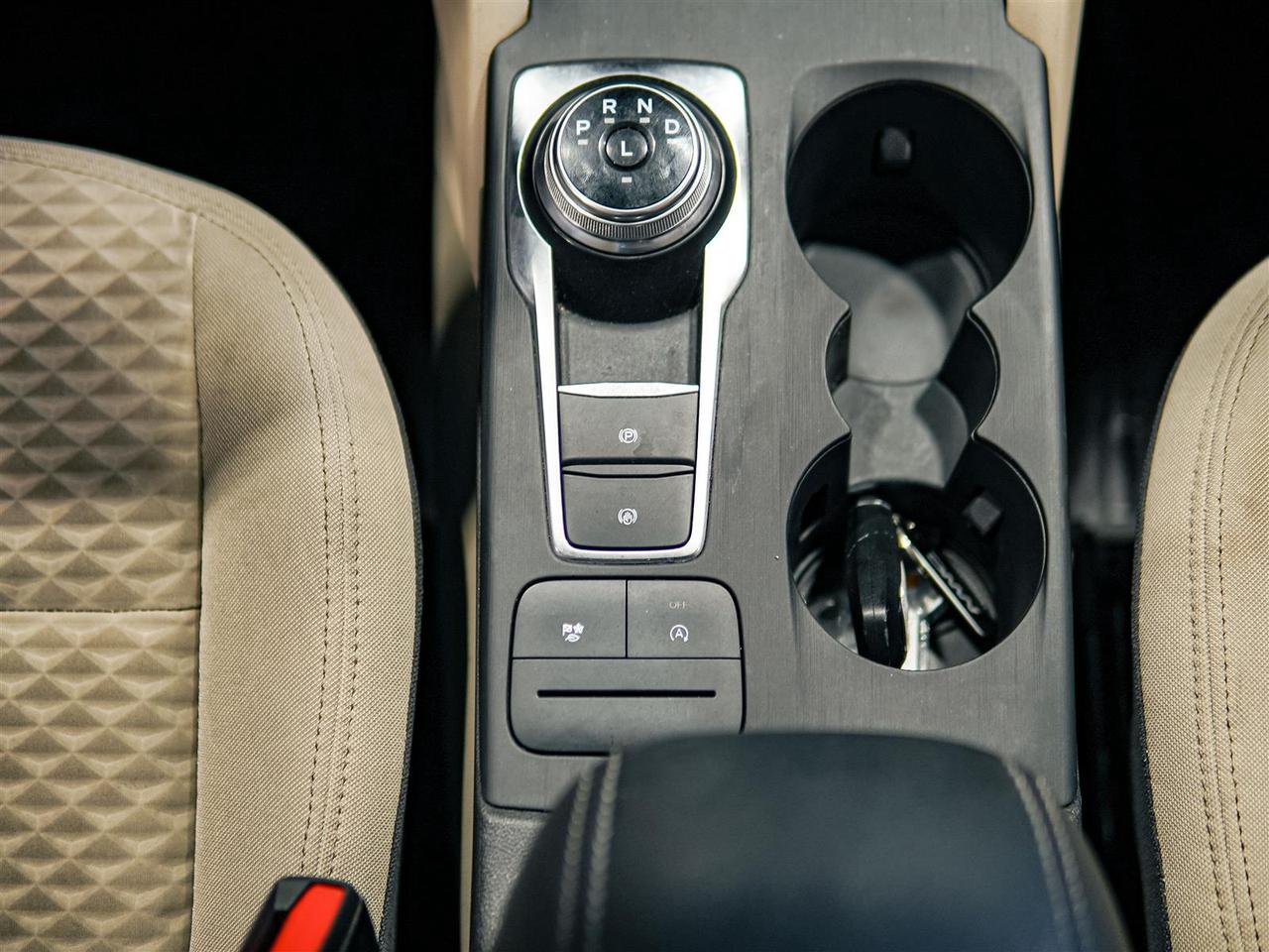 2020 Ford Escape SE 2.0L AWD | NO ACCIDENTS | NAV | BLIND | SENSORS Photo