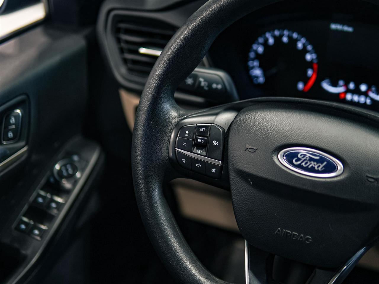 2020 Ford Escape SE 2.0L AWD | NO ACCIDENTS | NAV | BLIND | SENSORS Photo
