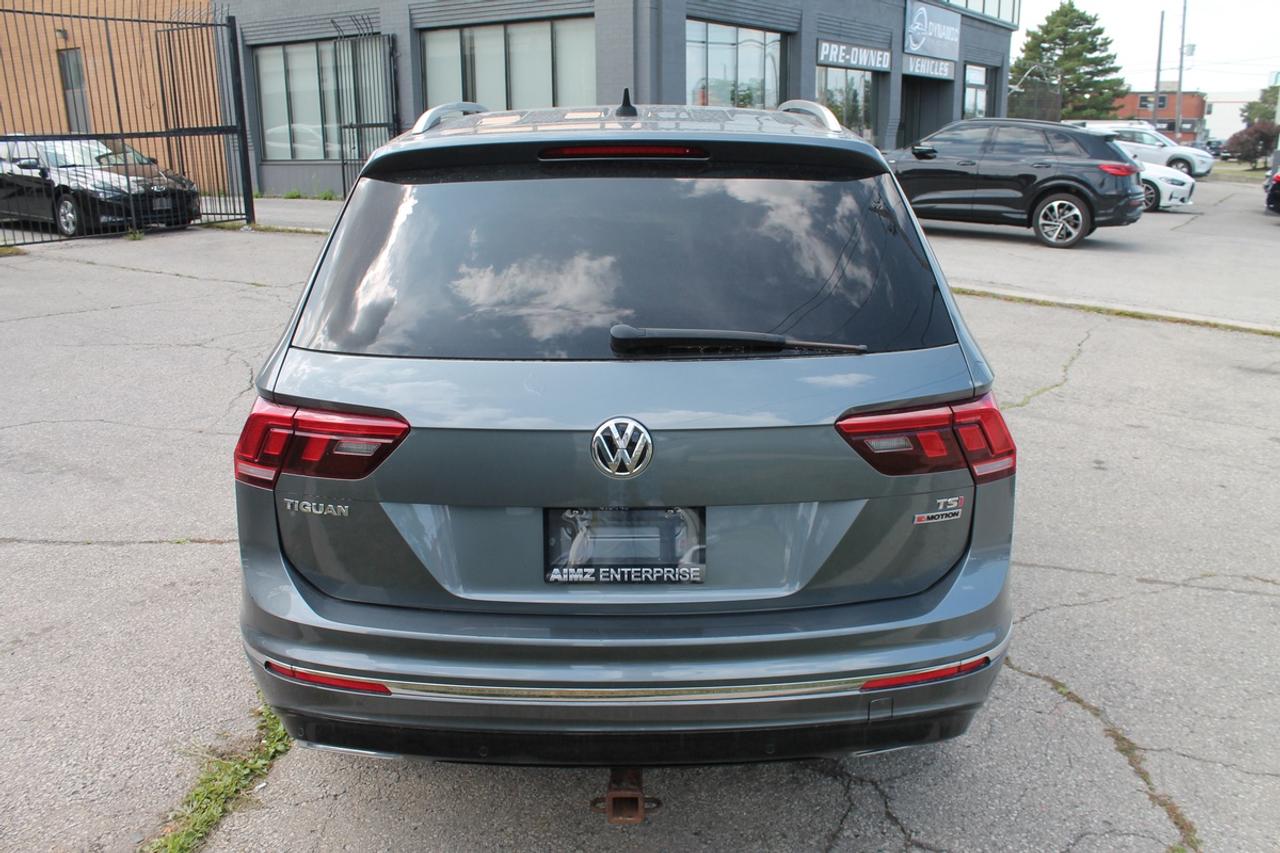 2018 Volkswagen Tiguan SEL Premium 4Motion R-LINE Photo
