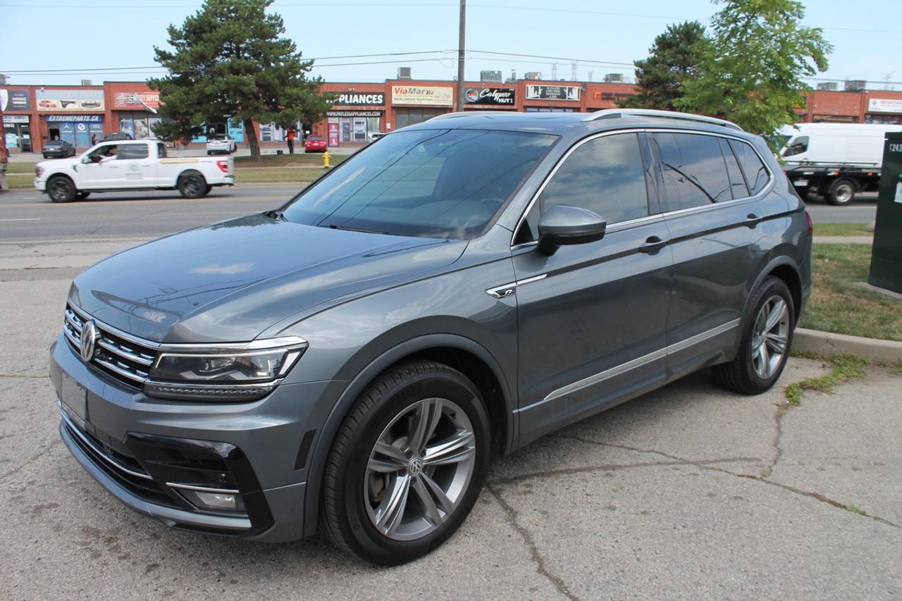 2018 Volkswagen Tiguan SEL Premium 4Motion R-LINE Photo