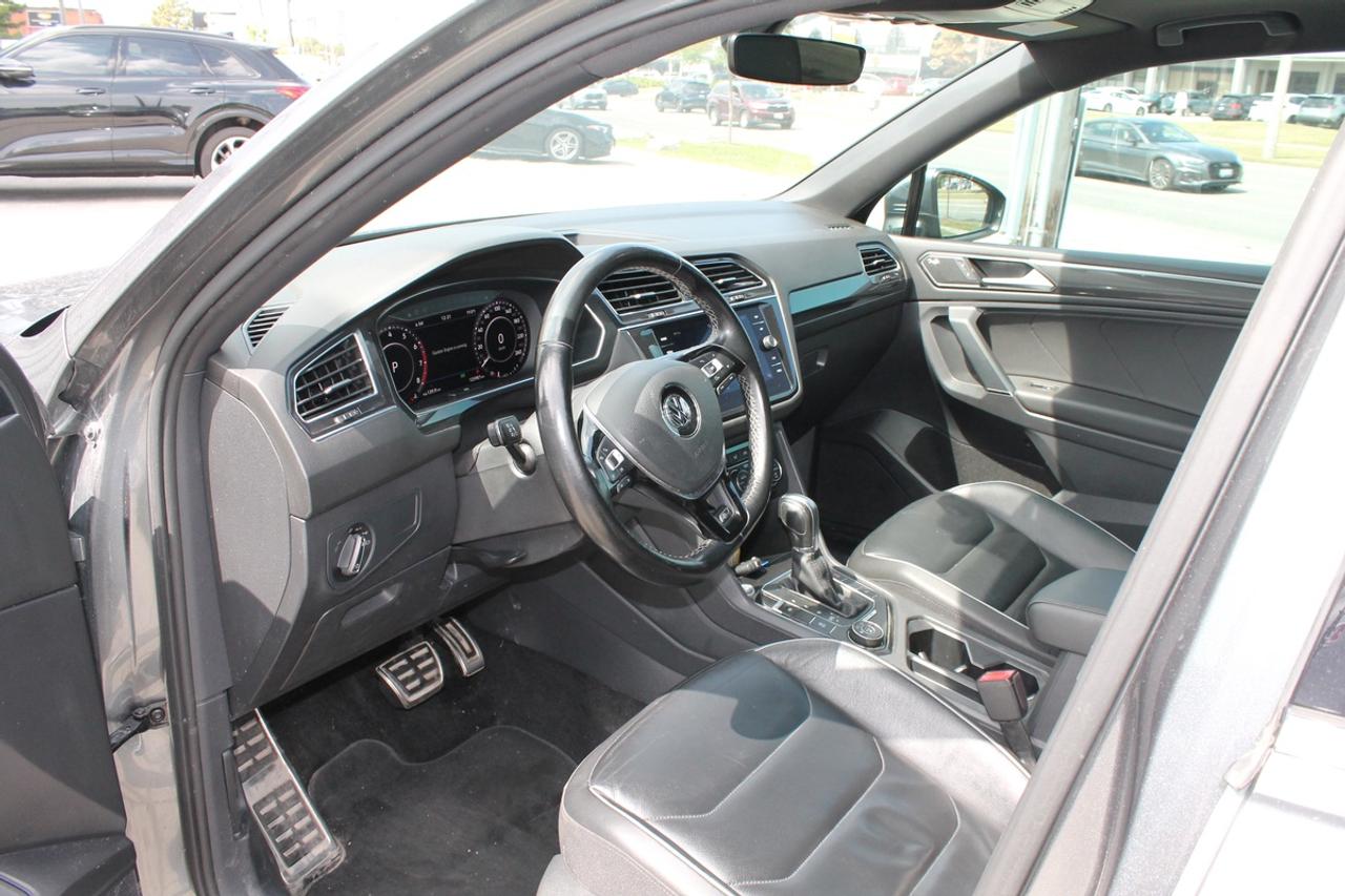 2018 Volkswagen Tiguan SEL Premium 4Motion R-LINE Photo