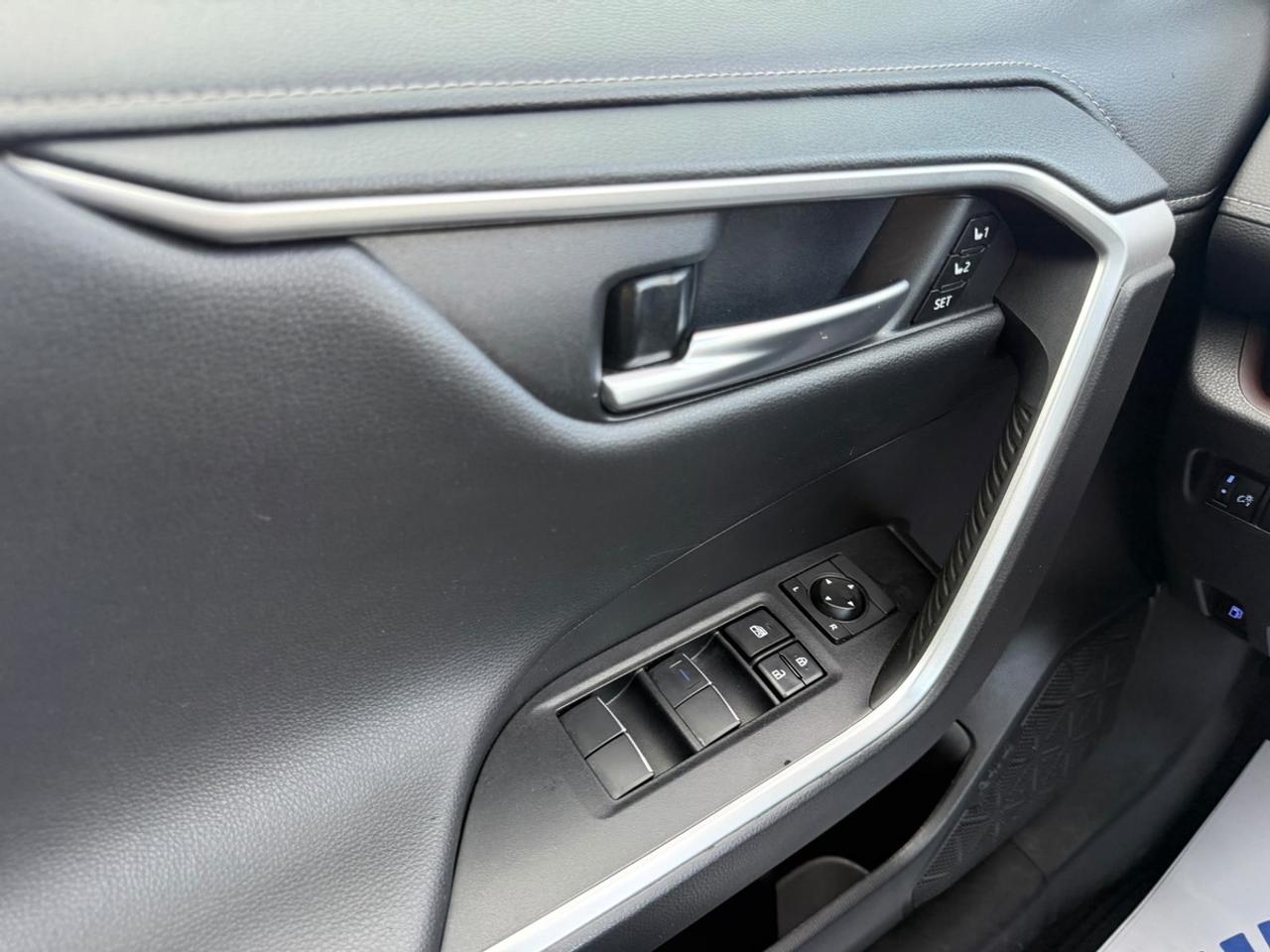 2021 Toyota RAV4 Hybrid Limited Photo