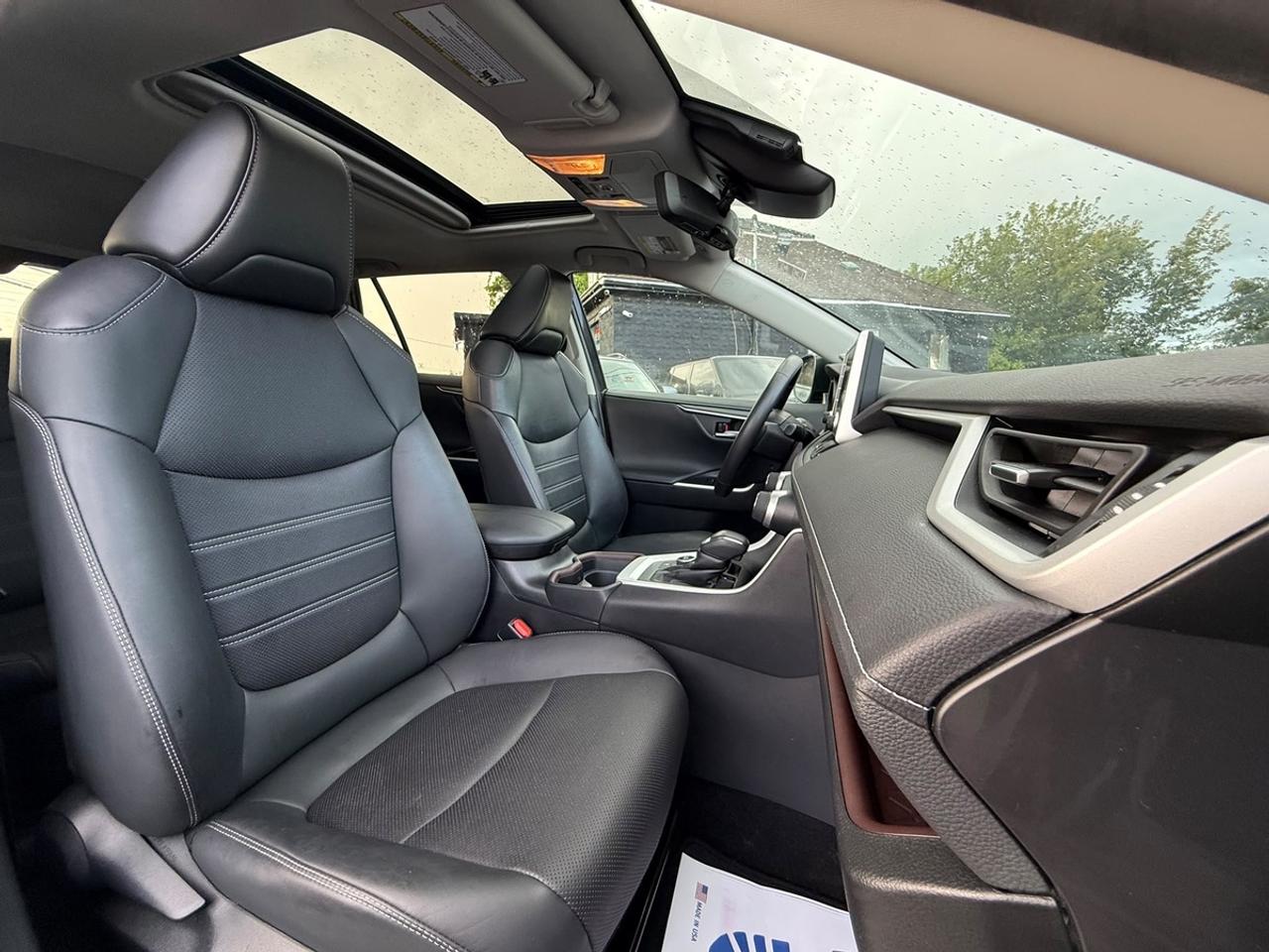 2021 Toyota RAV4 Hybrid Limited Photo