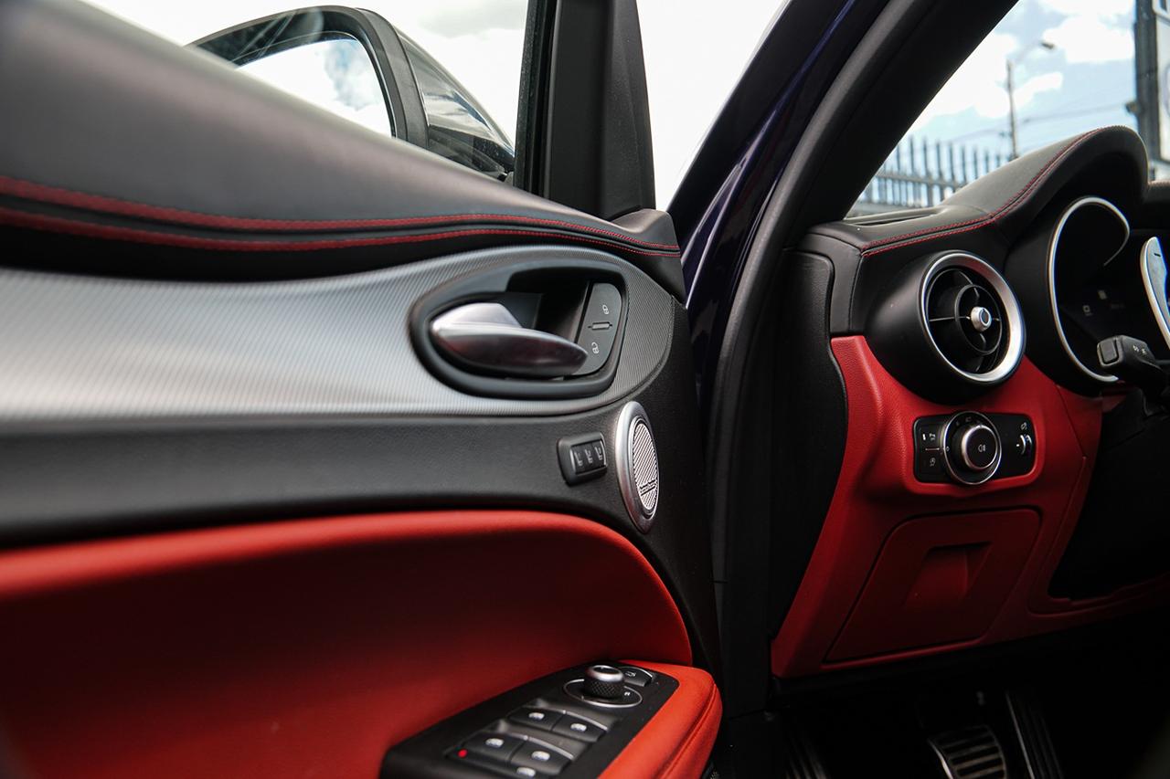 2021 Alfa Romeo Stelvio Ti Sport |AWD|ONE OWNER|BSM|NAVI|PANO|RED INT Photo