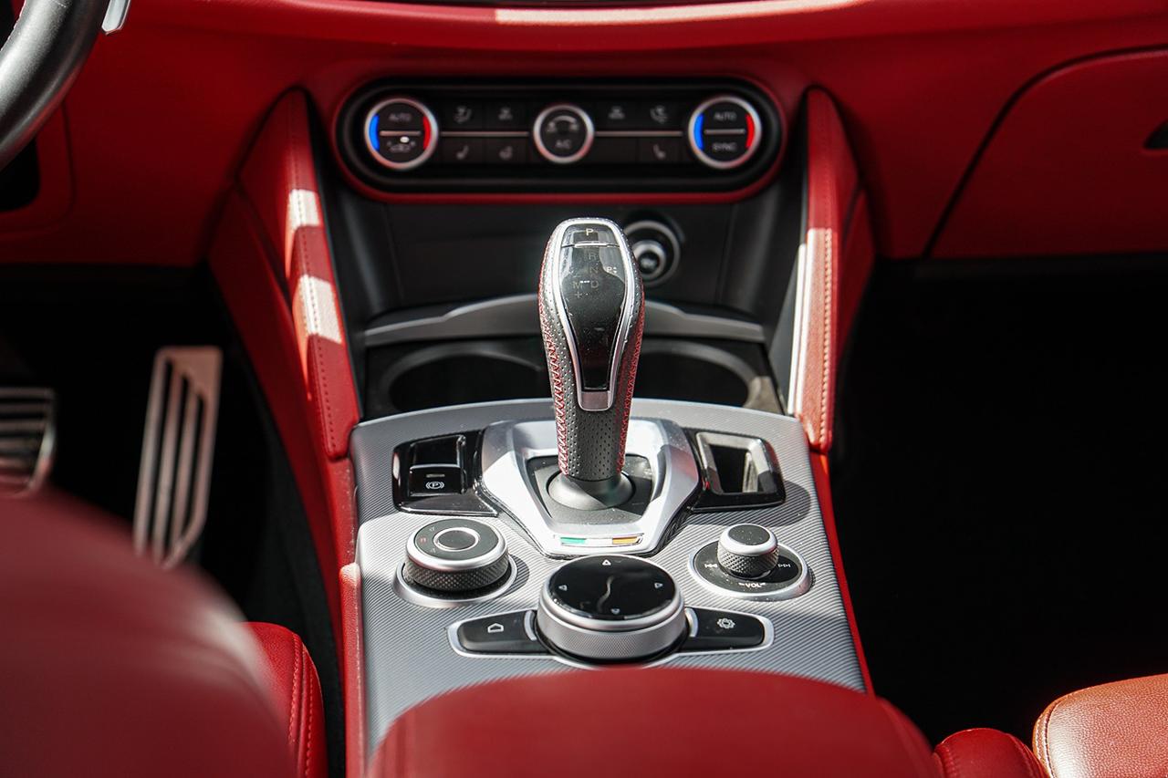 2021 Alfa Romeo Stelvio Ti Sport |AWD|ONE OWNER|BSM|NAVI|PANO|RED INT Photo