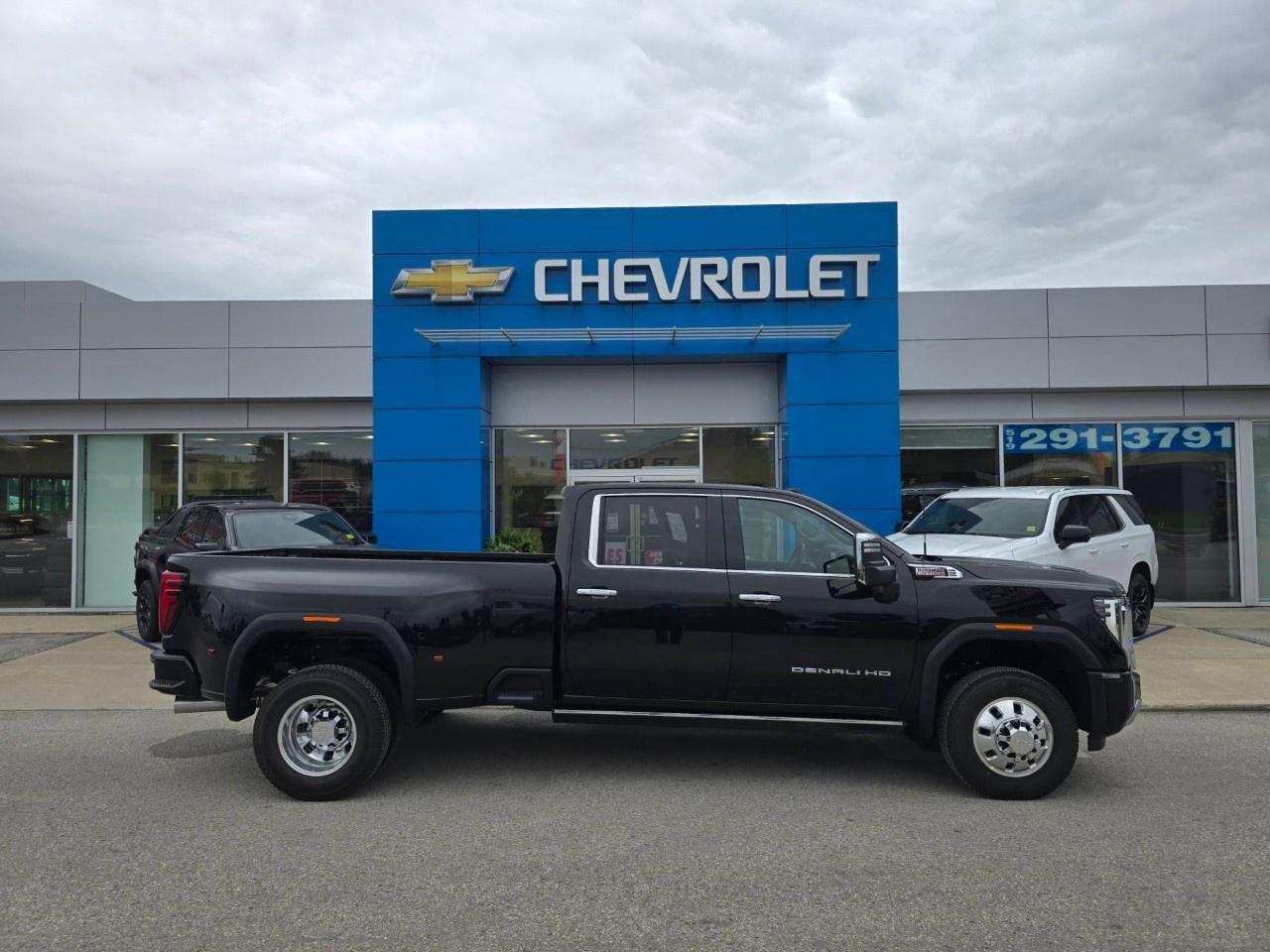 2026 GMC Sierra 3500 HD 4WD Crew Cab Long Box Denali Photo