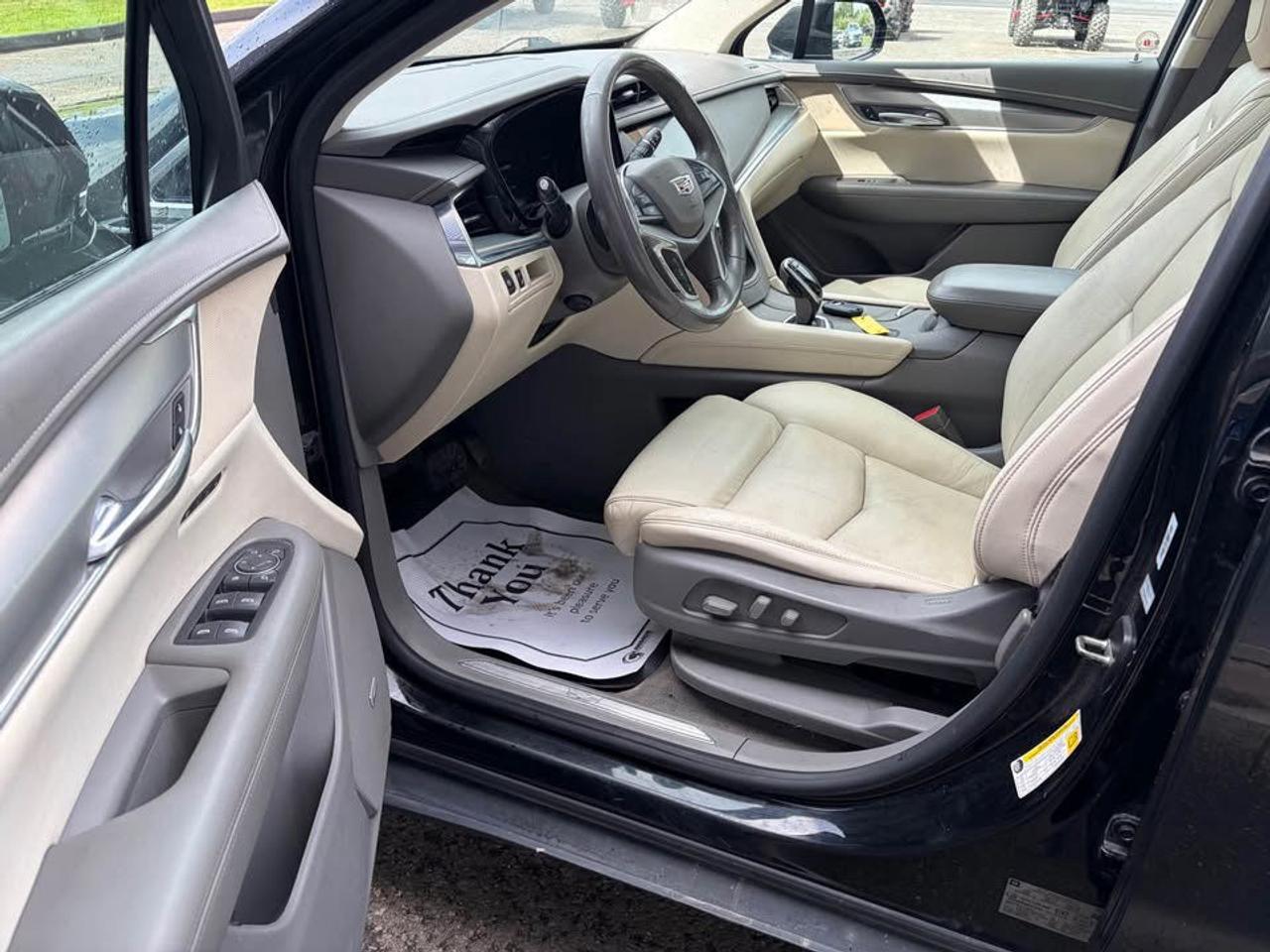 2017 Cadillac XT5 Luxury - Photo #5