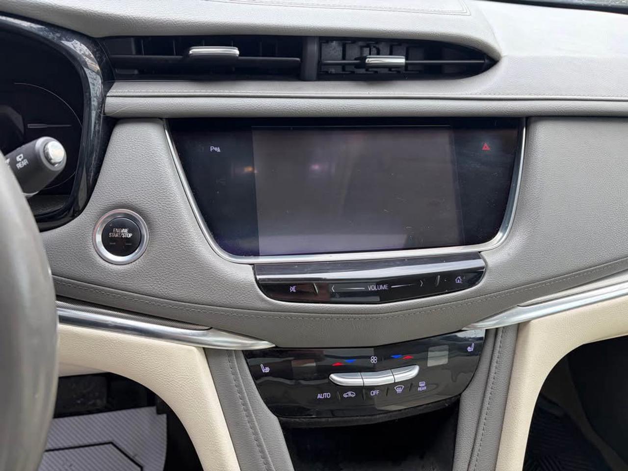 2017 Cadillac XT5 Luxury - Photo #11