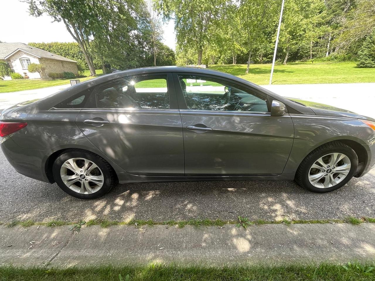 2011 Hyundai Sonata GLS Photo3
