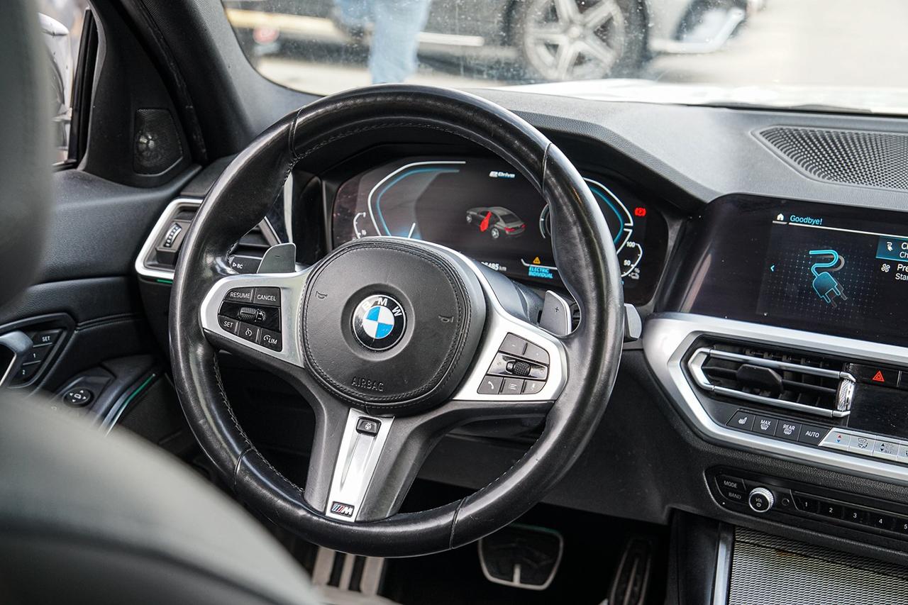 2021 BMW 3 Series 330e xDrive Plug-In Hybrid |BSM|NAVI|SUNROOF| Photo