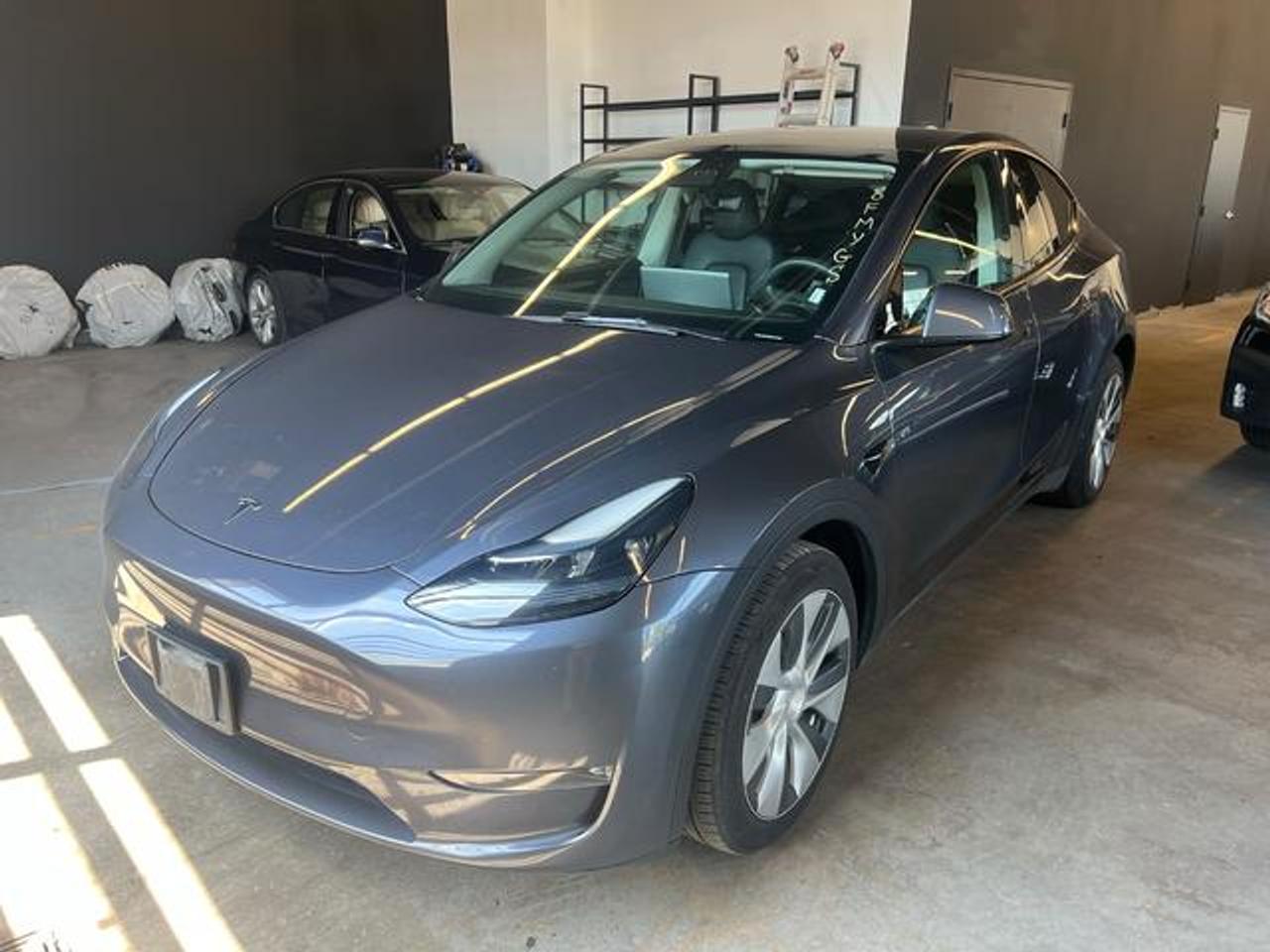 2023 Tesla Model Y Long Range|  CLEAN CARFAX| NO CLAIMS| - Photo #1