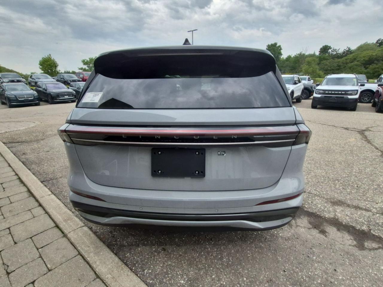 2026 Lincoln Nautilus RESERVE, JET PKG, PANO ROOF, PREMIUM LEATHER Photo2