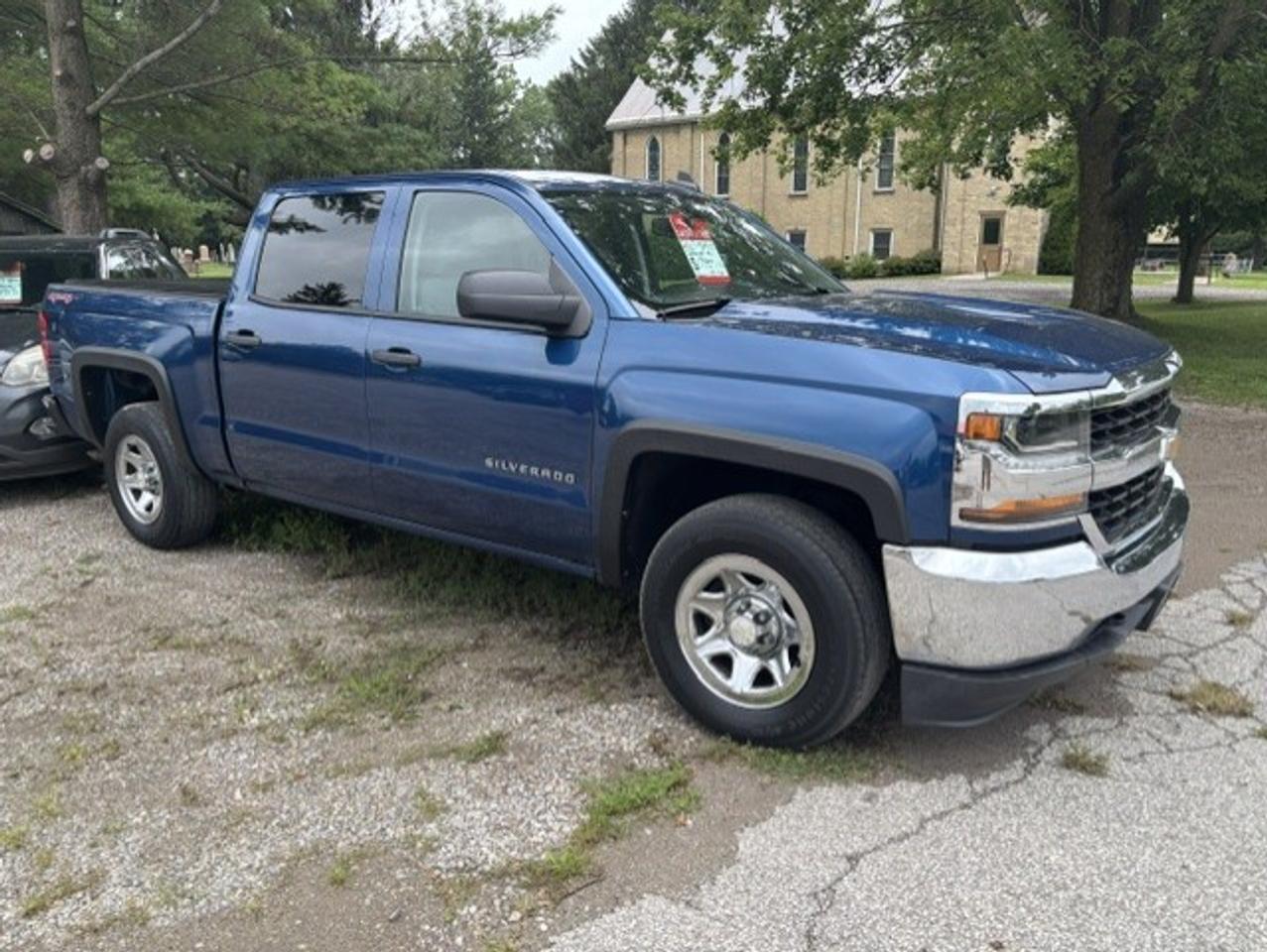 <p>Excellent condition, clean CARFAX.&nbsp; Includes hard tonneau box cover, bedliner, trailer tow package, hitch. Well equipped and runs great, very clean.&nbsp; Non-smoker vehicle.&nbsp; Asking price is $17995.00, applicable taxes and license fee are extra.&nbsp; If interested and for more information, please call 519-671-4592</p>