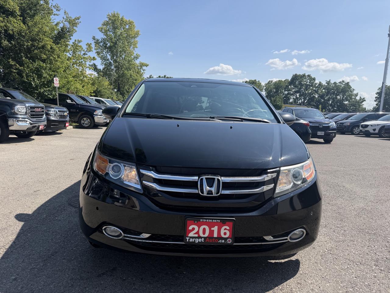 2016 Honda Odyssey Touring Photo1