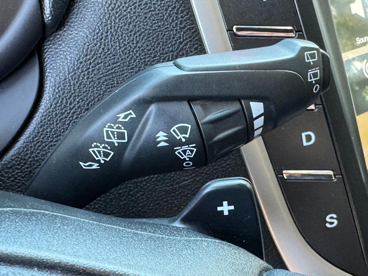 2018 Lincoln MKC Select AWD+Roof+ApplePlay+Remote Start+Leather Photo