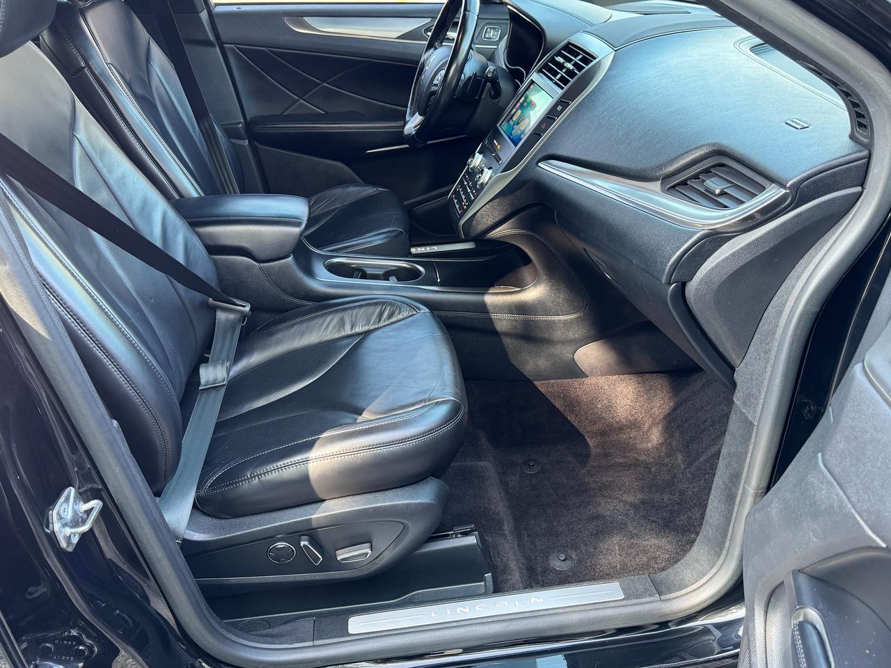 2018 Lincoln MKC Select AWD+Roof+ApplePlay+Remote Start+Leather Photo