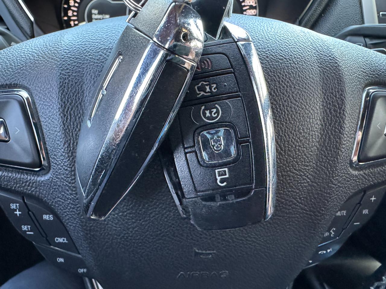 2018 Lincoln MKC Select AWD+Roof+ApplePlay+Remote Start+Leather Photo