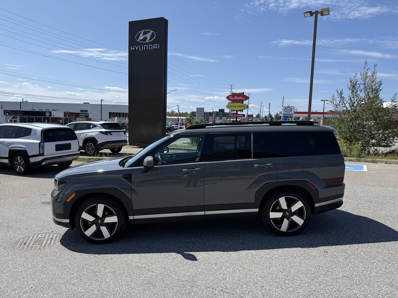 2024 Hyundai Santa Fe LUXURY AWD Photo2