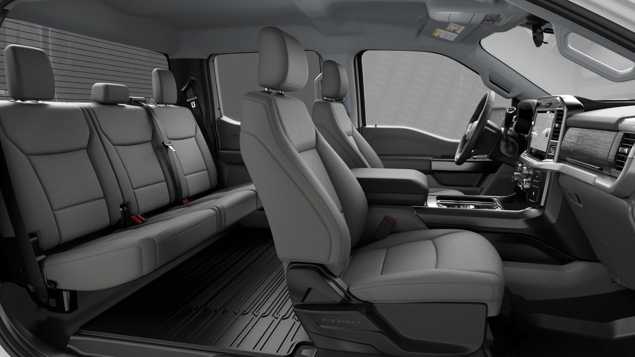 2026 Ford F-150 XLT 4WD SuperCrew 5.5' Box Photo4