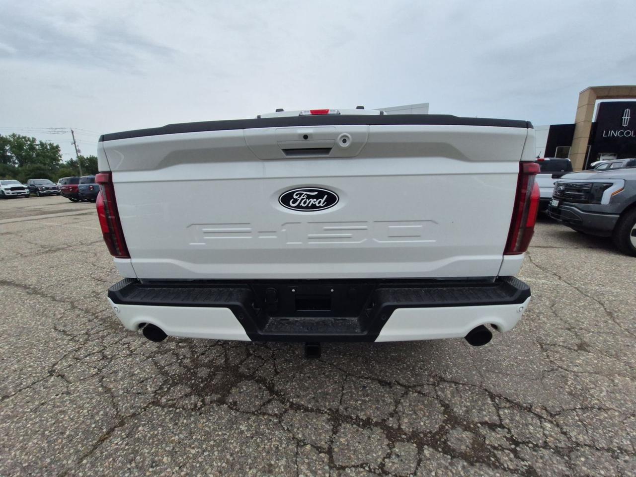 2026 Ford F-150 LARIAT HYBRID, MOONROOF, BLACK PKG, TOW/HAUL PKG Photo4