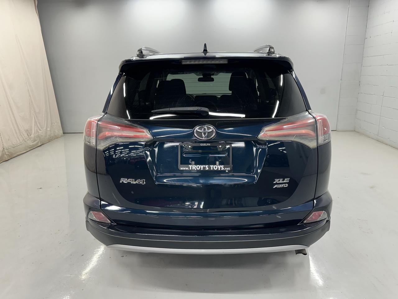 2018 Toyota RAV4 AWD XLE Photo5