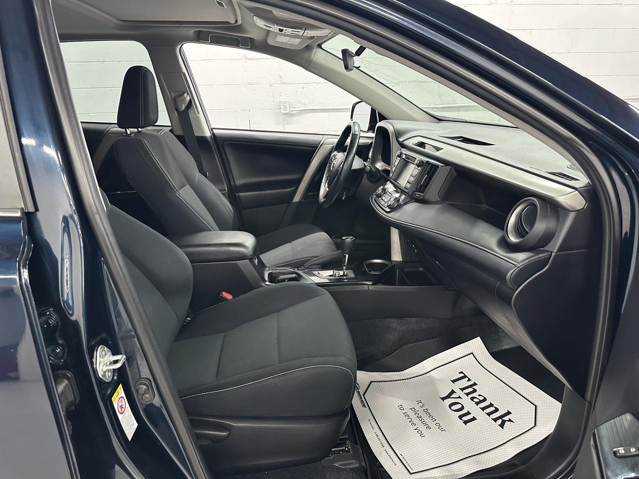 2018 Toyota RAV4 AWD XLE Photo32